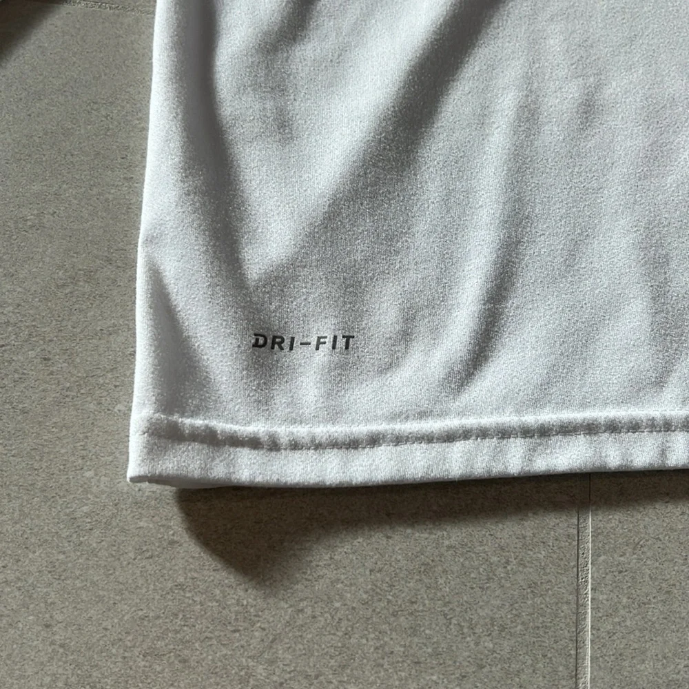 Nike Swoosh Legend Long Sleeve!
